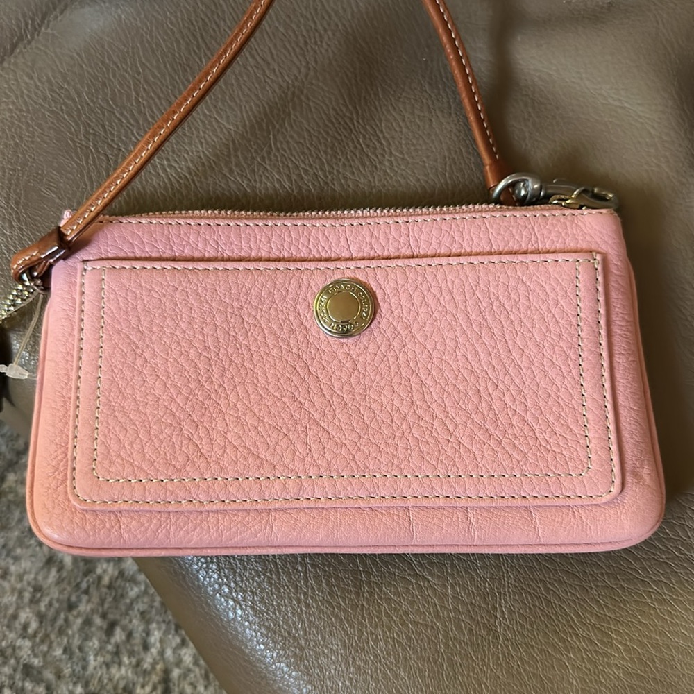 Coach Small Leather Wristlet Purse-Pink